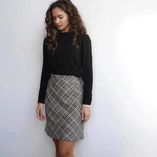 Vintage Burberry’s Plaid Mini Skirt 90’s - SHOP EZRA